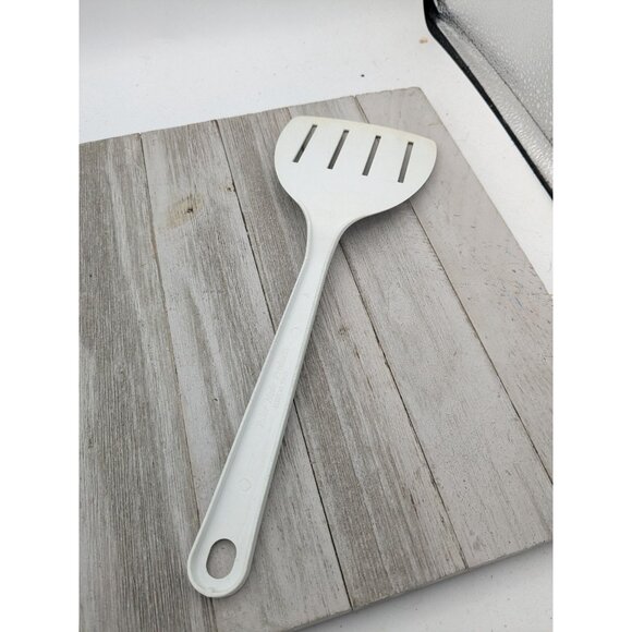Tailor Made #1 Wide Slotted Spatula Turner Flipper White Nylon Plastic 11 3/4" - Picture 4 of 8